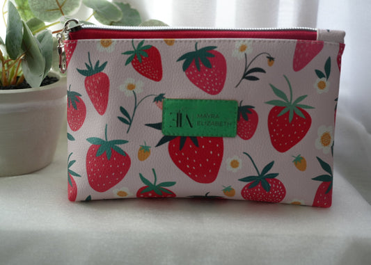 Lovely fresa makeup bag