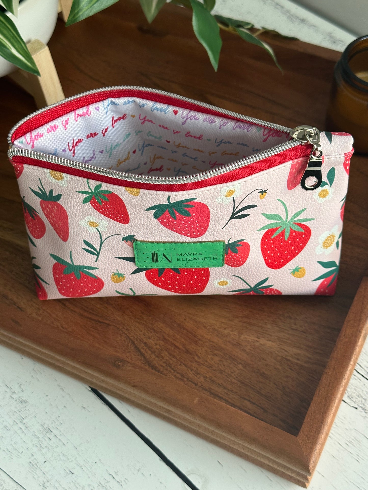 Lovely fresa makeup bag